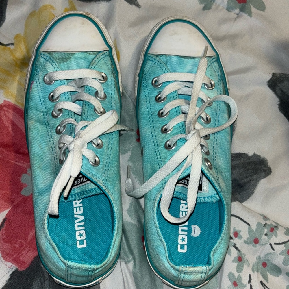 Light blue converse
